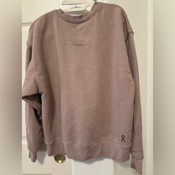 On • Women - Apparel - Club Crew - Picture 6 of 6